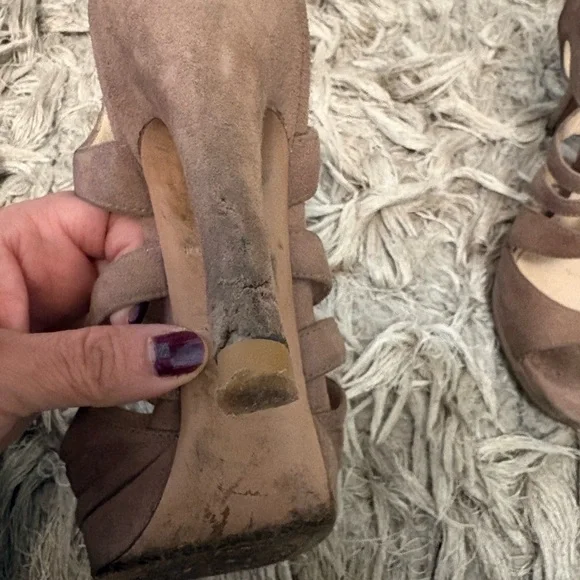 Prada Women's Elegant Brown Heels - Picture 3 of 8